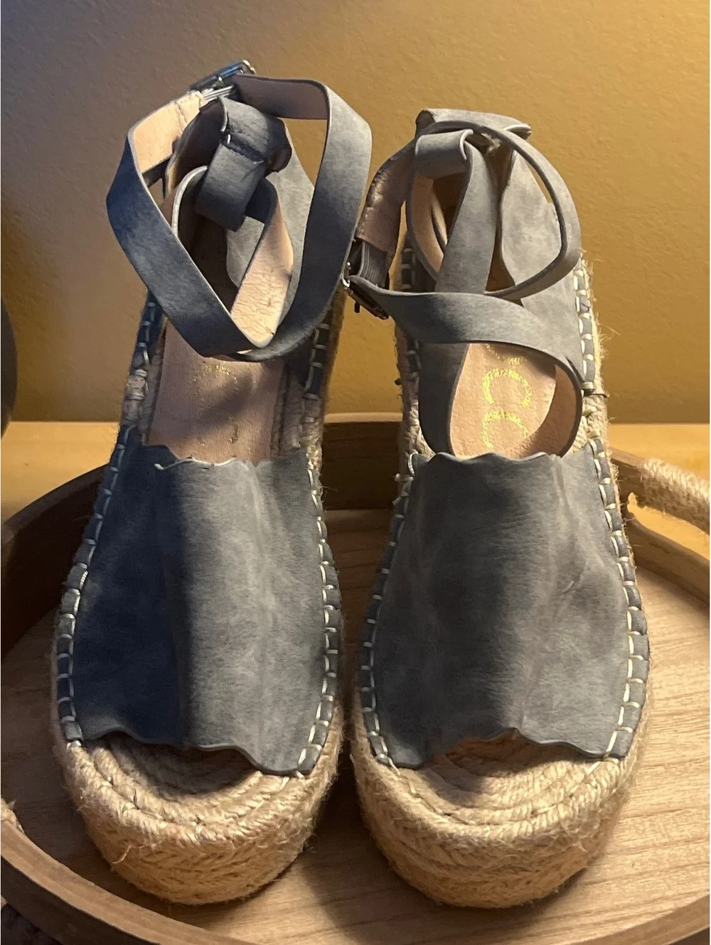 Cocoi Jade Women's Size 8 Gray Synthetic Upper Espadrille Wedge Sandals